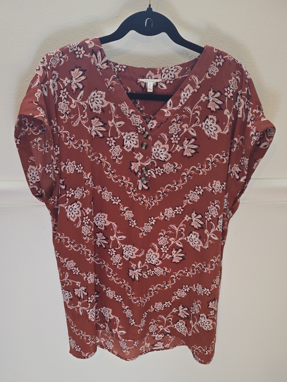 Maurices Rust Floral Henley V‑Neck Top